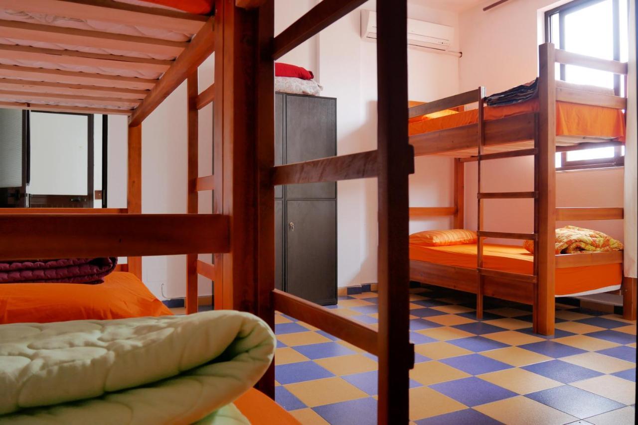 The Galley Party Hostel Shkodra Kültér fotó